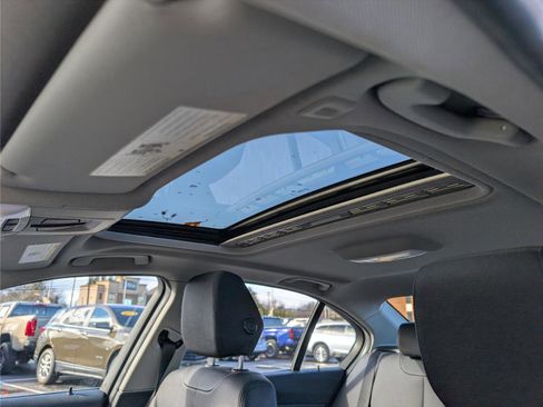 Used 2017 BMW 320i Sedan image 30