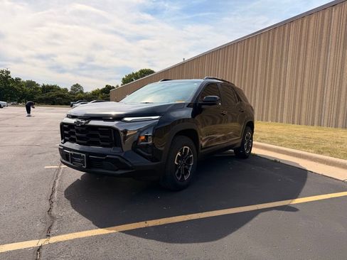 Used 2025 Chevrolet Equinox ACTIV AWD/4WD image 4