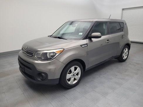 Used 2018 Kia Soul FWD image 2
