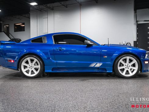 Used 2006 Ford Mustang GT RWD image 6