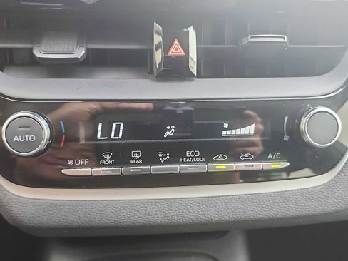 Used 2023 Toyota Corolla LE image 19