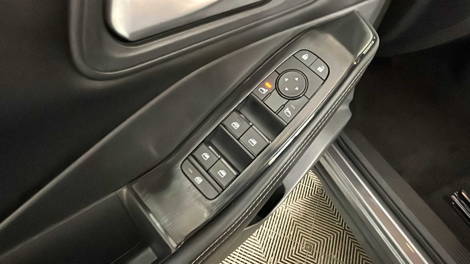 Certified 2026 Nissan Rogue SV AWD/4WD image 15