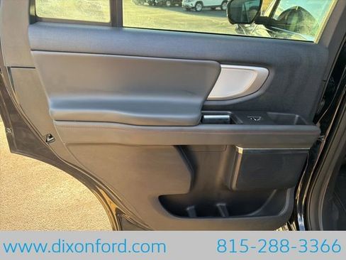 Used 2025 Ford Expedition Active AWD/4WD image 28