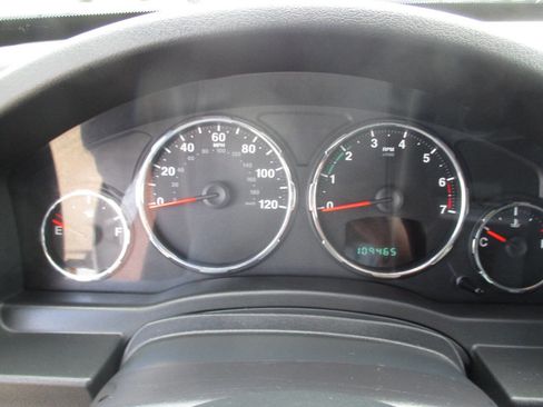 Used 2011 Jeep Liberty Sport image 19