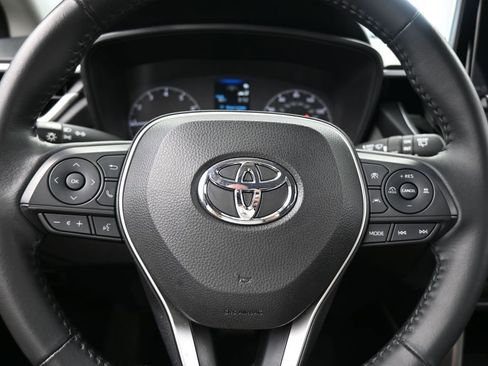 Used 2023 Toyota Corolla Cross LE image 25