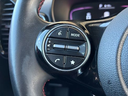 Used 2023 Kia Soul GT-Line image 11