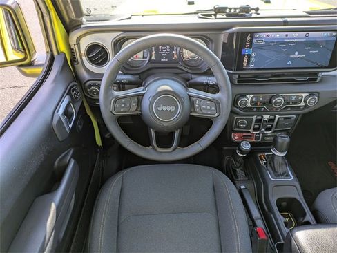 Used 2024 Jeep Gladiator Sport image 28