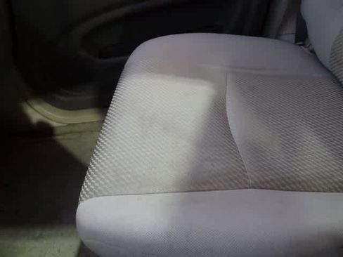 Used 2005 Toyota Highlander 2WD V6 w/ 3rd Row image 13