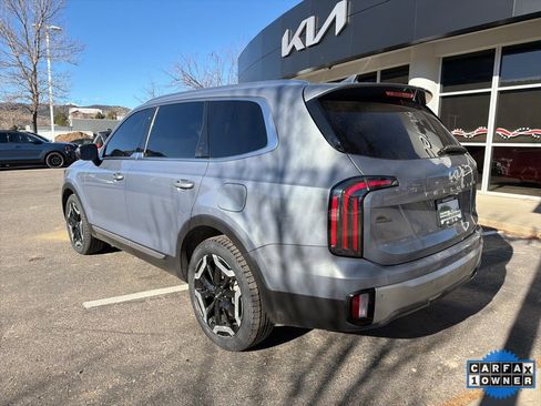 Certified 2023 Kia Telluride EX w/ EX Captain's Chair Package image 7