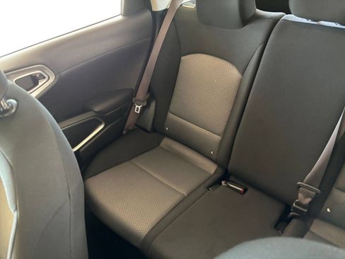 Used 2025 Kia Soul LX w/ LX Technology Package FWD image 36