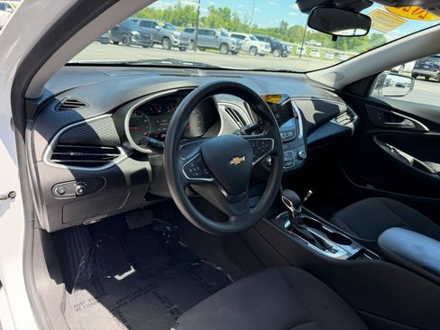 Used 2023 Chevrolet Malibu LS FWD image 12