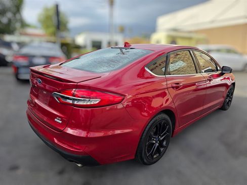 Used 2020 Ford Fusion SE w/ Equipment Group 151A FWD image 4