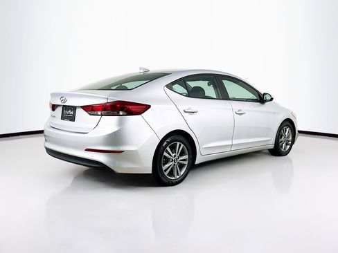 Used 2018 Hyundai Elantra SEL image 9