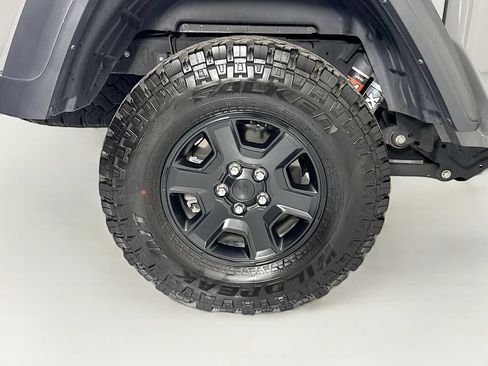 Used 2023 Jeep Gladiator Mojave w/ Trailer Tow Package AWD/4WD image 33