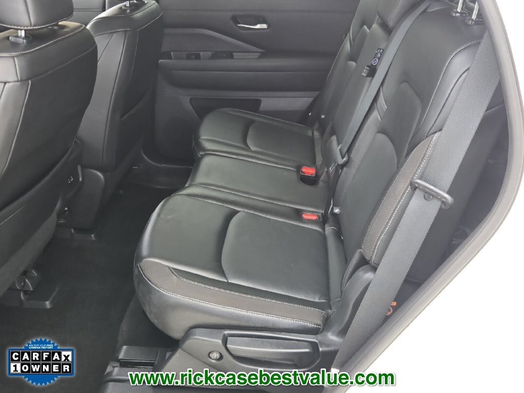 Used 2022 Nissan Pathfinder SL FWD image 11