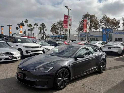 Used 2024 Tesla Model S Plaid AWD/4WD image 2