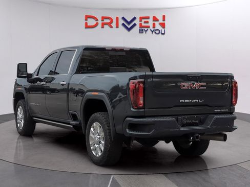 Used 2022 GMC Sierra 3500 Denali w/ Denali Ultimate Package image 3
