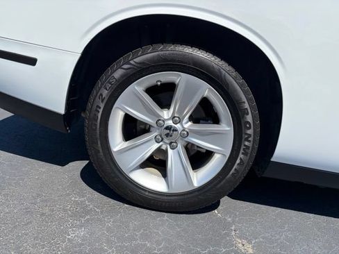 Used 2023 Dodge Challenger SXT RWD image 7