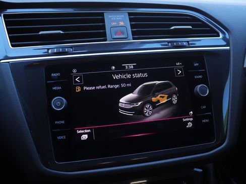 Used 2024 Volkswagen Tiguan SE R-Line image 35