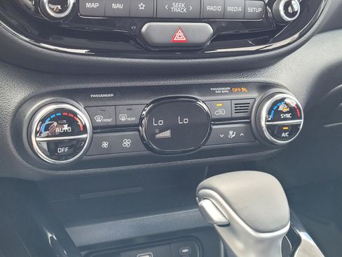 Used 2025 Kia Soul GT-Line w/ GT-Line Technology Package FWD image 23
