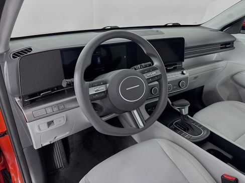 Used 2025 Hyundai Kona SE AWD/4WD image 9