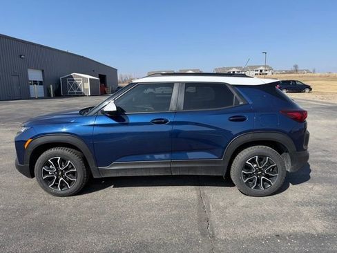 Used 2022 Chevrolet TrailBlazer ACTIV w/ Sun and Liftgate Package image 4