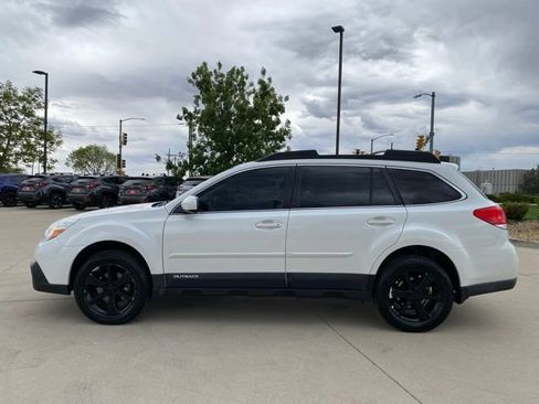 Used 2013 Subaru Outback 2.5i Limited w/ Moonroof Pkg AWD/4WD image 2