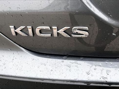 Certified 2023 Nissan Kicks SV image 9