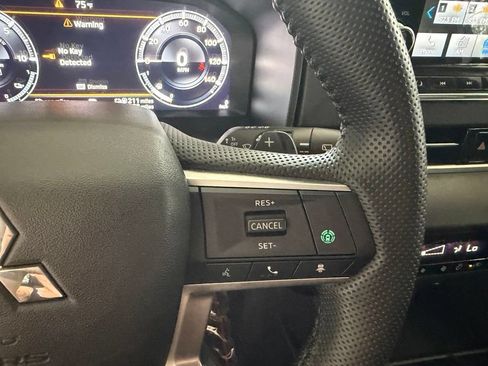 Used 2023 Mitsubishi Outlander SE AWD/4WD image 43