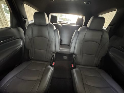 Used 2024 Buick Enclave Premium image 29