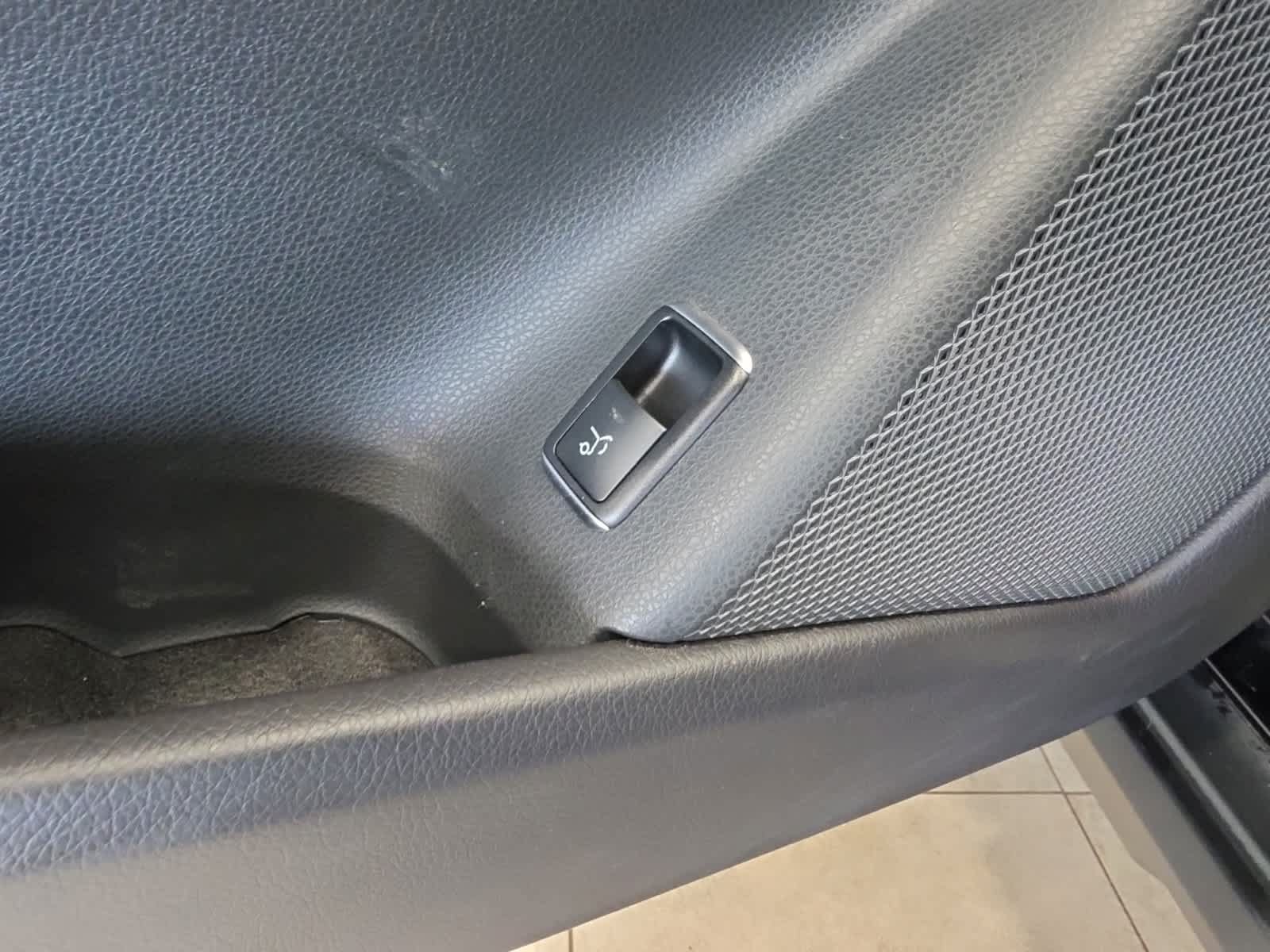 Used 2019 Mercedes-Benz GLA 250 4MATIC image 19