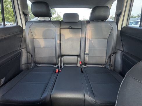 Used 2018 Volkswagen Tiguan SE w/ 18" Alloy Wheels Package AWD/4WD image 29