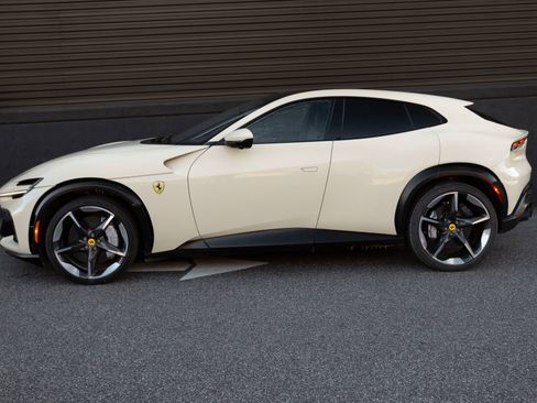 Used 2025 Ferrari Purosangue AWD/4WD image 4
