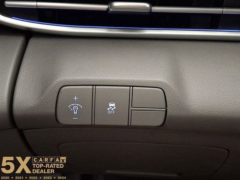 Certified 2025 Hyundai Elantra SEL FWD image 32