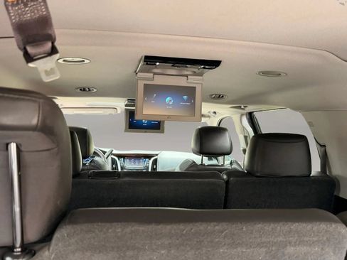 Used 2017 Cadillac Escalade ESV Premium Luxury RWD image 47