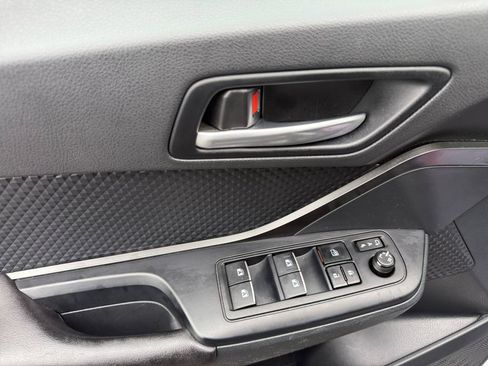 Used 2018 Toyota C-HR XLE FWD image 27