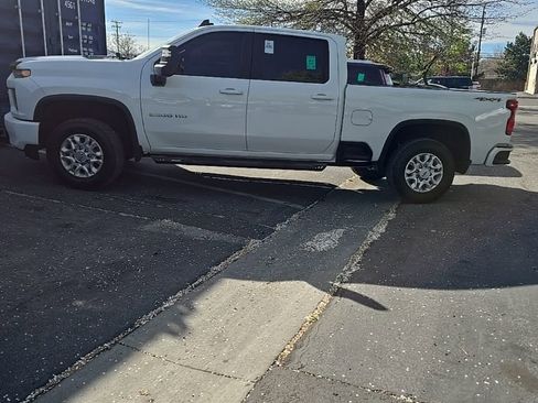 Used 2021 Chevrolet Silverado 2500 LT w/ Fleet Comfort Package image 2