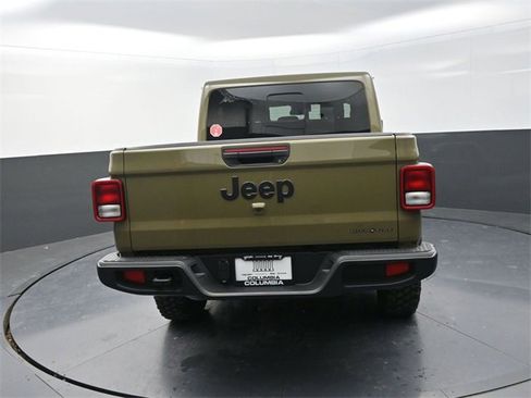 Used 2025 Jeep Gladiator Sport image 6