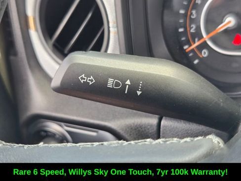 Certified 2025 Jeep Wrangler Willys AWD/4WD image 32