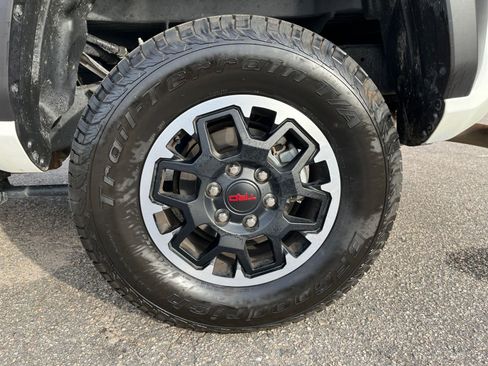 Used 2025 Toyota Tacoma TRD Off-Road image 24