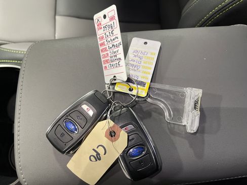 Used 2025 Subaru Outback Onyx Edition image 27