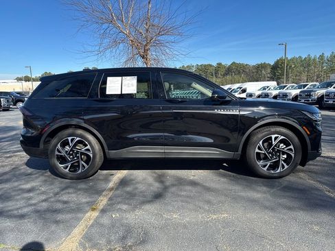 Used 2025 Lincoln Nautilus Premier w/ Equipment Group 102A image 4