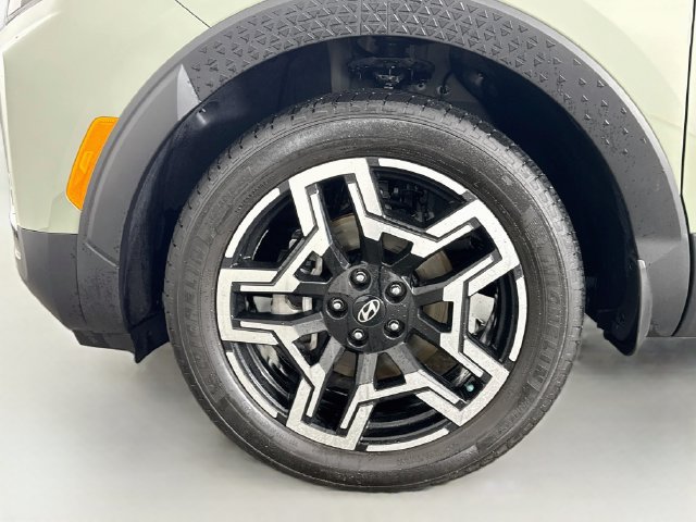 Used 2025 Hyundai Santa Cruz Limited AWD/4WD image 35