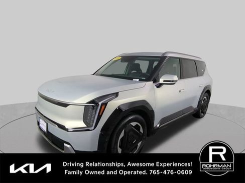 Used 2024 Kia EV9 Land AWD/4WD image 1