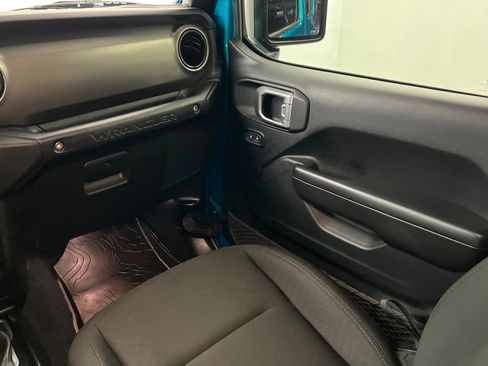 Used 2019 Jeep Wrangler Unlimited Sport S image 11