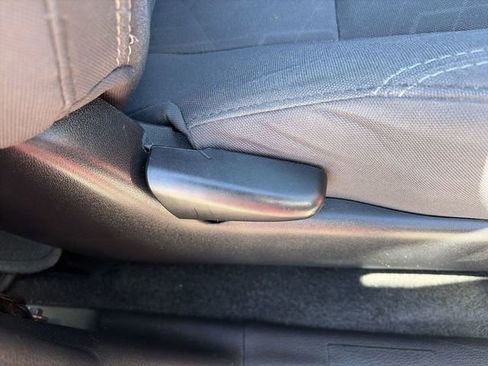 Used 2018 Toyota Tacoma TRD Sport w/ Technology Package image 12