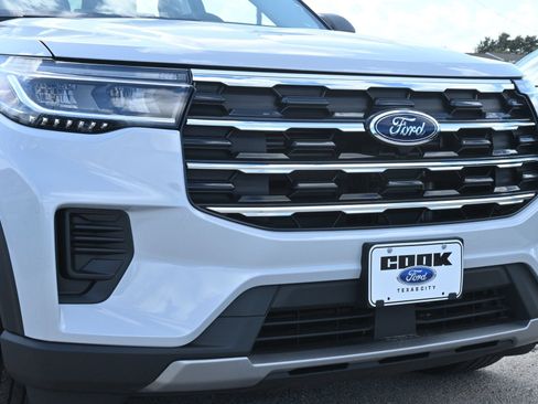New 2026 Ford Explorer Active RWD image 25