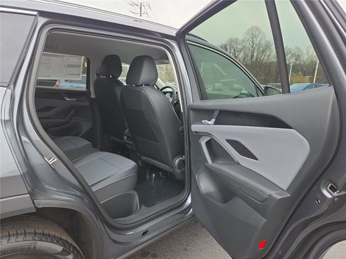 New 2026 Volkswagen Tiguan SE image 29