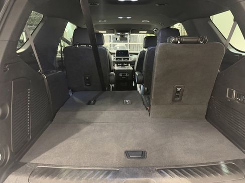 Used 2022 GMC Yukon SLT w/ SLT Luxury Package image 36