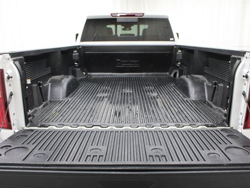 Used 2024 Chevrolet Silverado 3500 LT w/ Convenience Package RWD image 21
